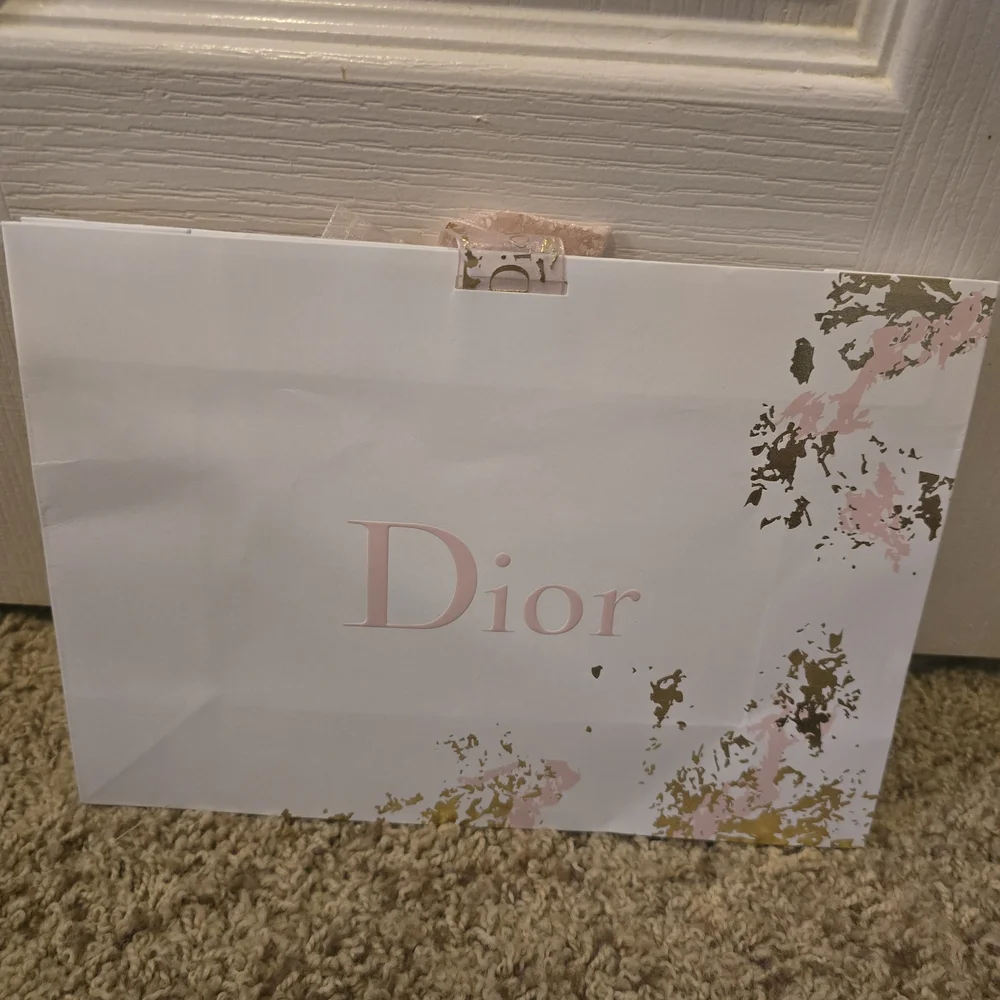 Dior White and Pink Gift Bag - Picture 2 of 3